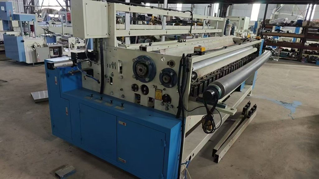 Paper rewinding machine
